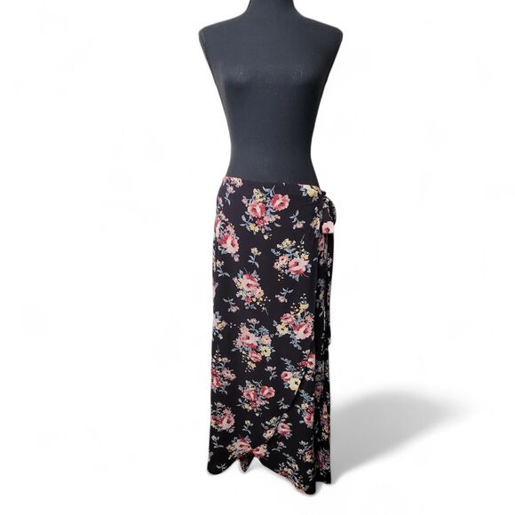 Bobeau Dresses & Skirts - Bobeau Long Wrap Skirt Women’s Large Floral Boho Bohemian Indie Preppy Academia